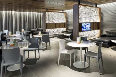 Courtyard Long Island City/New York Manhattan View Отели рядом с достопримечательностью «Музеум оф Мовинг Имедж»