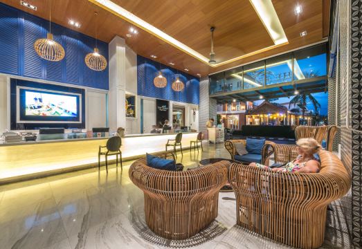 6. 더 비치 하이츠..