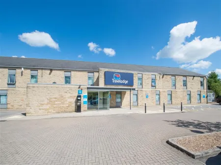 Travelodge Leeds Bradford Airport Hotel Отели рядом с достопримечательностью «Университет Лидс Тринити»