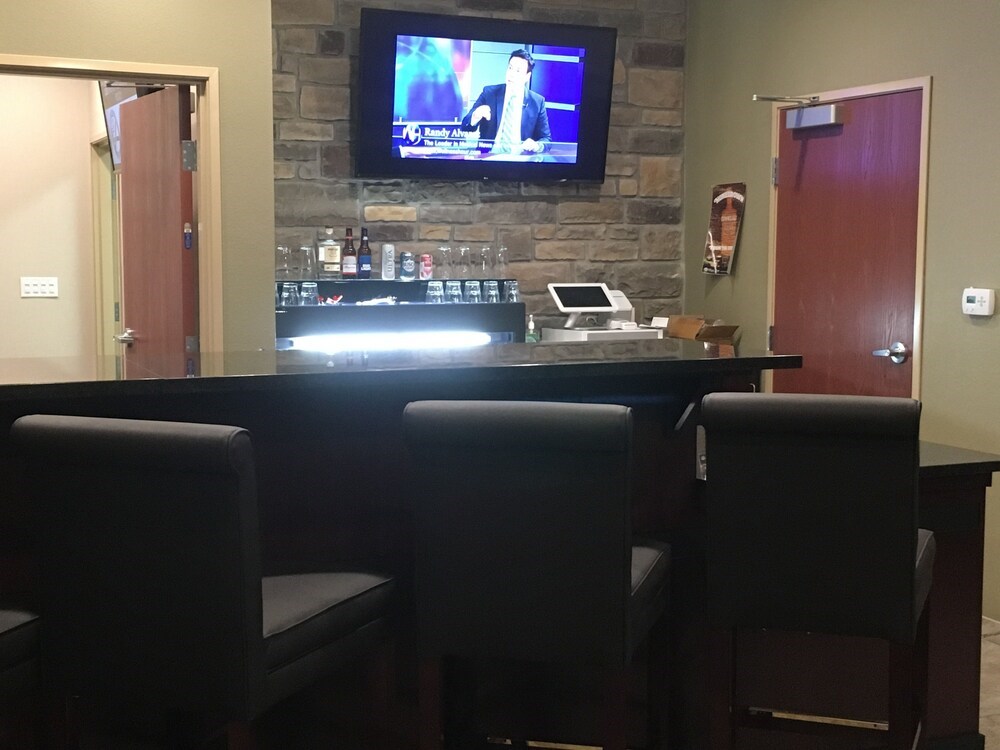 Cobblestone Hotel & Suites - Paxton
