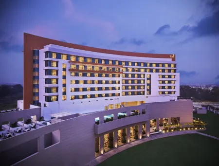 Taj Swarna, Amritsar Отели рядом с достопримечательностью «Guru Nanak Dev University»