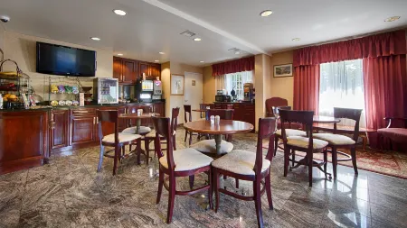 Best Western Fort Lee Отели в г. Тинек