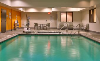 Holiday Inn Express & Suites Overland Park