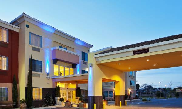 Holiday Inn Express & Suites Berkeley by IHG