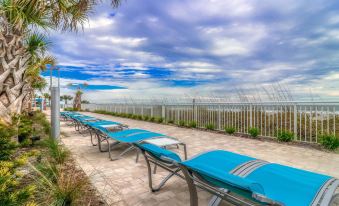 Holiday Inn Resort Oceanfront @ Surfside Beach