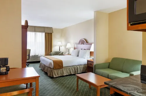 Holiday Inn Express & Suites Sylacauga by IHG Hotels in Childersburg