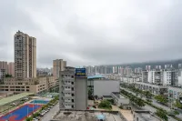 Celebrity Hotel