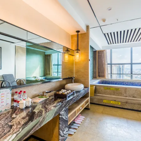 Venus International Hotel (Fengshun Huamao Hot Spring)