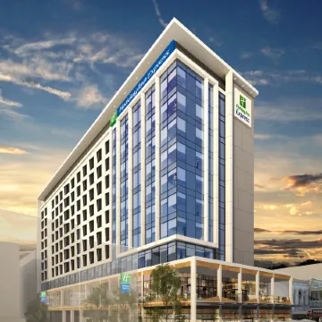 Holiday Inn Express ADELAIDE CITY CENTRE by IHG Отели рядом с достопримечательностью «Площадь Виктория»