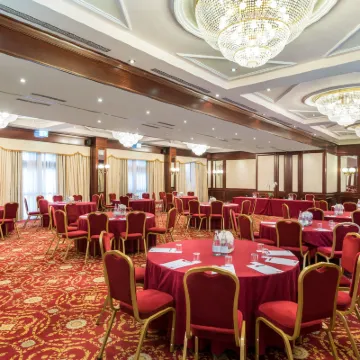 Leonardo Hotel Milan City Center Отели рядом с достопримечательностью «Арка делла Паче»
