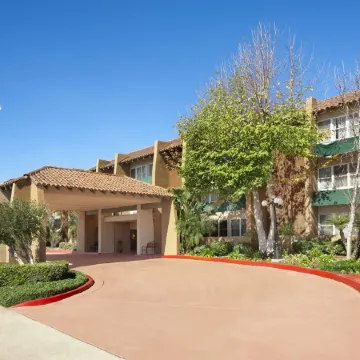 Holiday Inn Express & Suites CAMARILLO by IHG