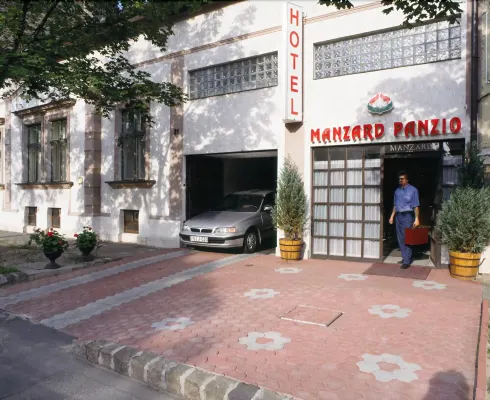 Manzard Panzio - B&Bs (Bed and breakfast)