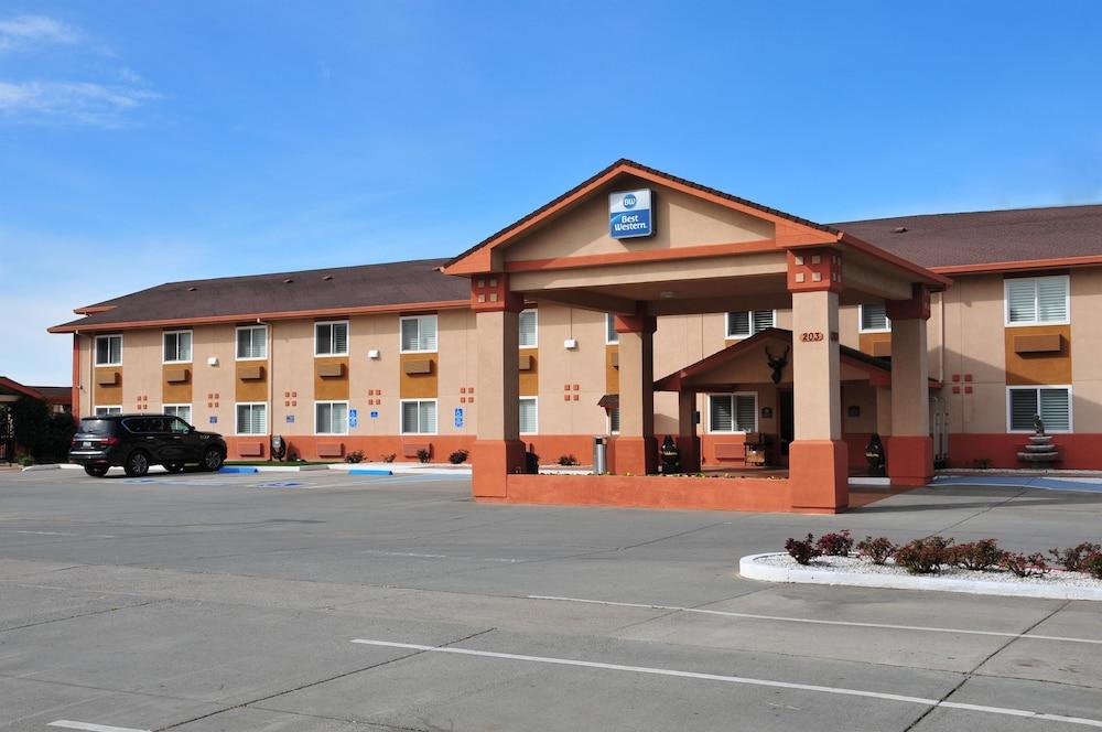 Best Western Antelope Inn & Suites