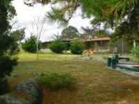 Murray Gardens Country Cottages & Motel