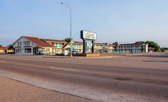 Roadrunner Lodge Motel