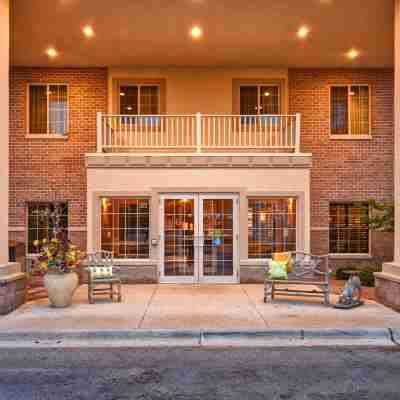 GrandStay Hotel & Suites la Crosse Hotel Exterior