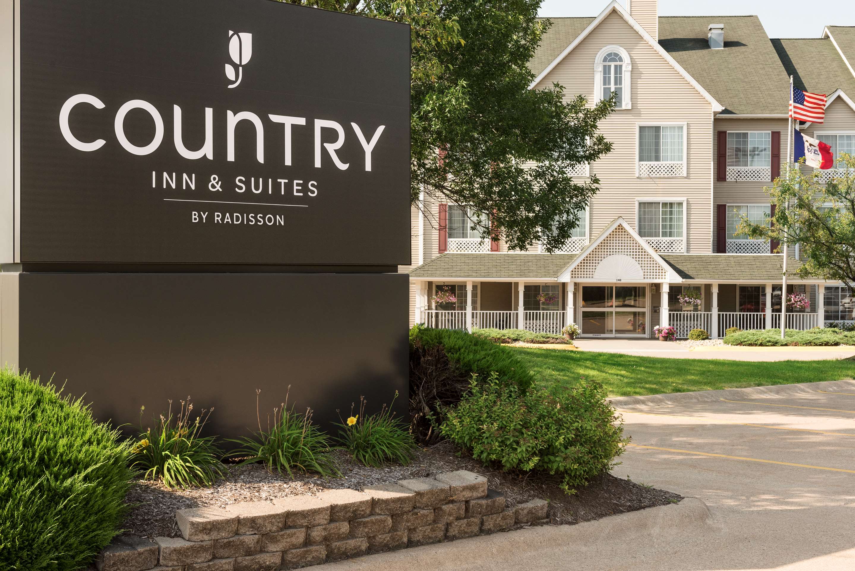 Country Inn & Suites by Radisson, Davenport, IA