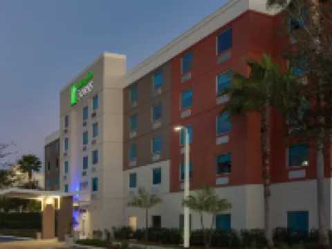 Holiday Inn Express & Suites FT. LAUDERDALE AIRPORT/CRUISE by IHG Hotels in Broward County
