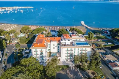 Grande Albergo Hotels near Via XXV Aprile
