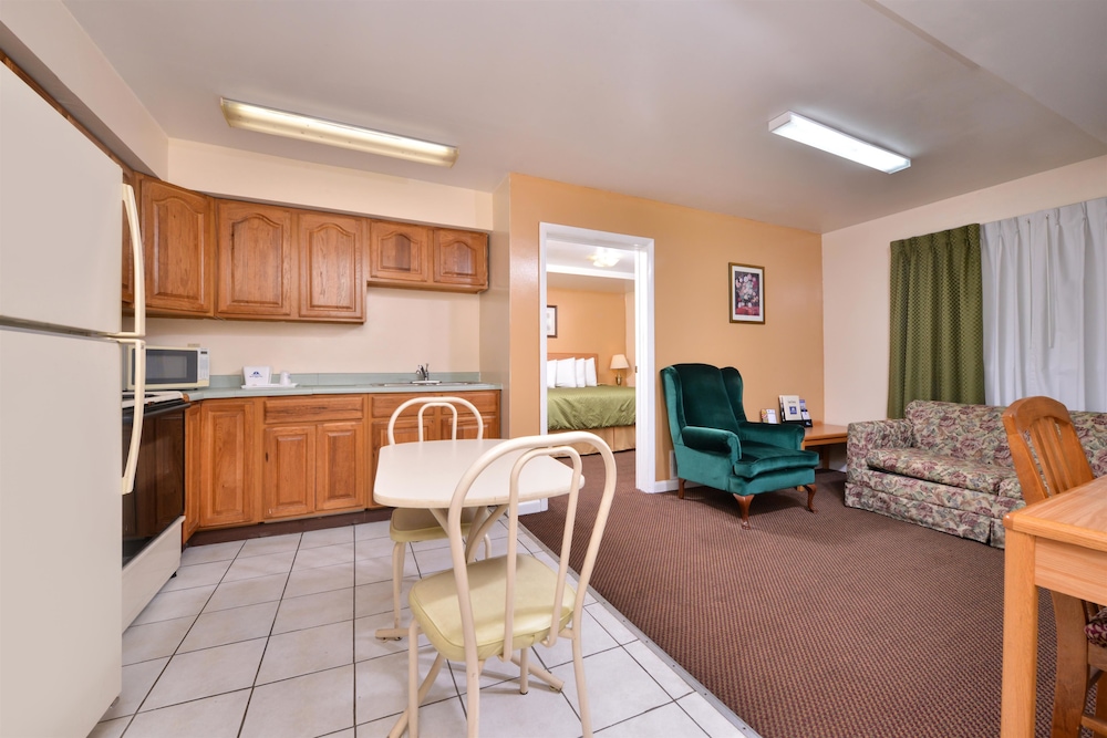 Americas Best Value Inn Jonesville/Hillsdale