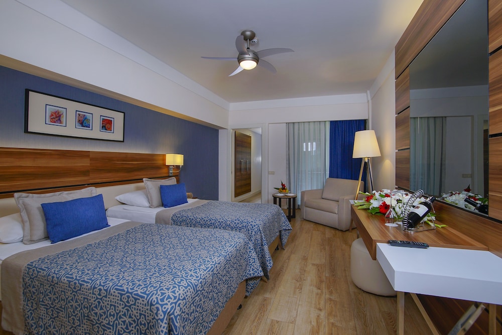 Limak Atlantis de Luxe Hotel & Resort - All Inclusive
