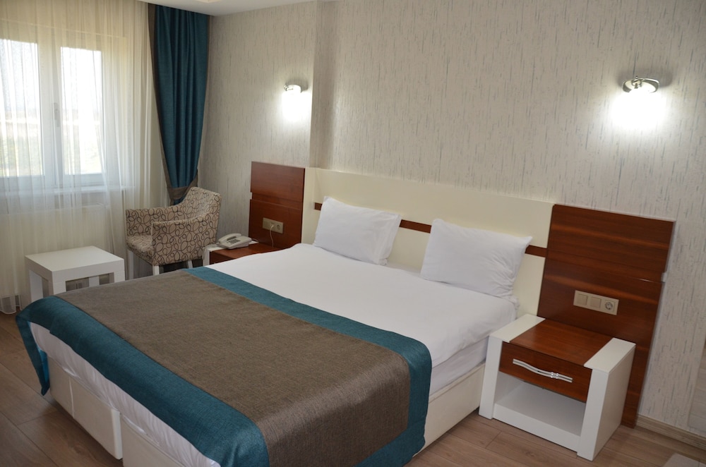 Grand Ahos Hotel & Spa