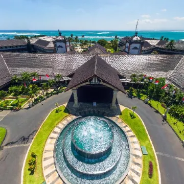 Discovery Kartika Plaza Hotel Отели рядом с достопримечательностью «Пляж Джерман»