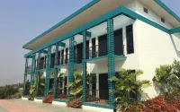 Menam Resort Sai Noi 호텔