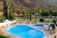 Western Holiday Lodge فنادق في ثري ريفرز