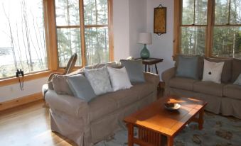 Cottage on the Shore - Four Bedroom Home