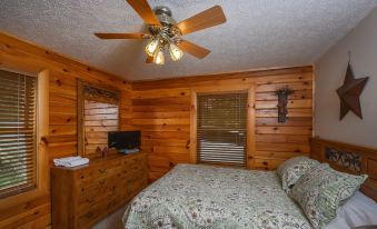 Lucky Bear Lodge 5 Bedroom House