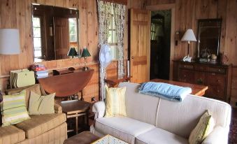Christines Cottage - One Bedroom Cottage