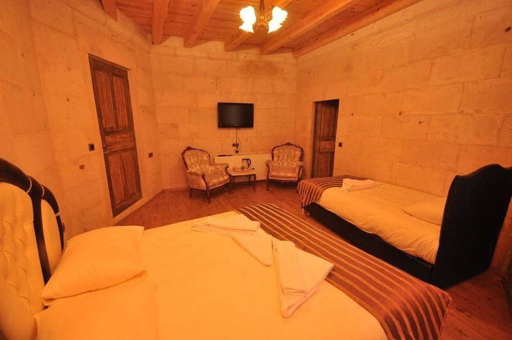 Kayatas Cave Suites