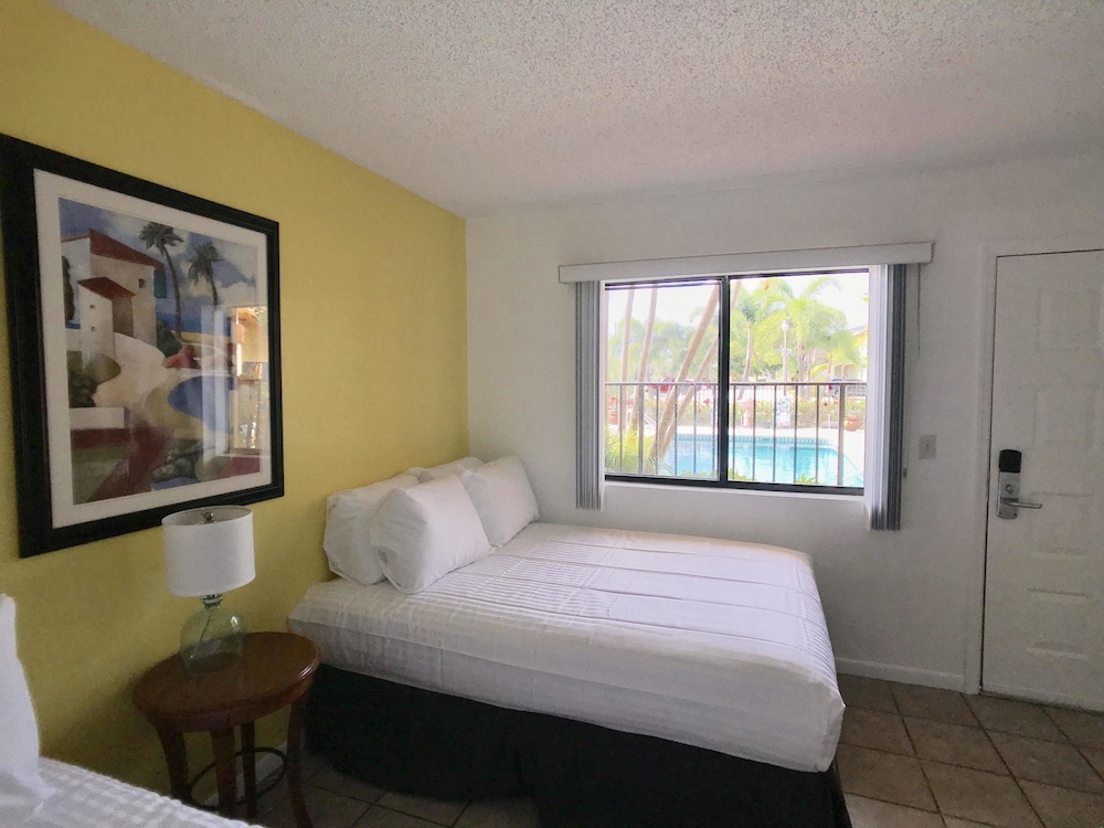 Sunny Palms Inn