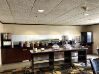 Country Inn & Suites by Radisson, Mt. Pleasant-Racine West, WI - petit déjeuner
