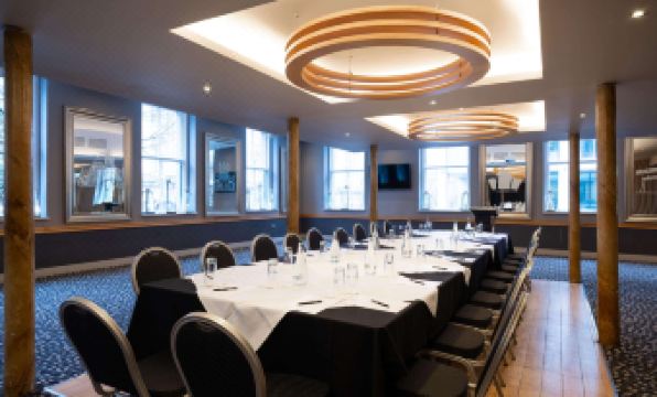 DoubleTree by Hilton Belfast City Ten Square