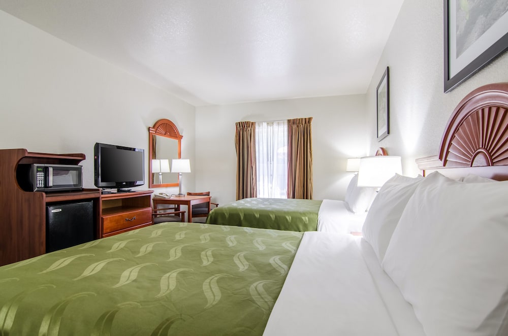 Quality Inn Junction City - Near Fort Riley