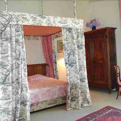Château Royal de Saint Saturnin Rooms