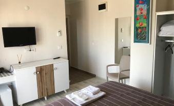 Alesya Otel - Housity