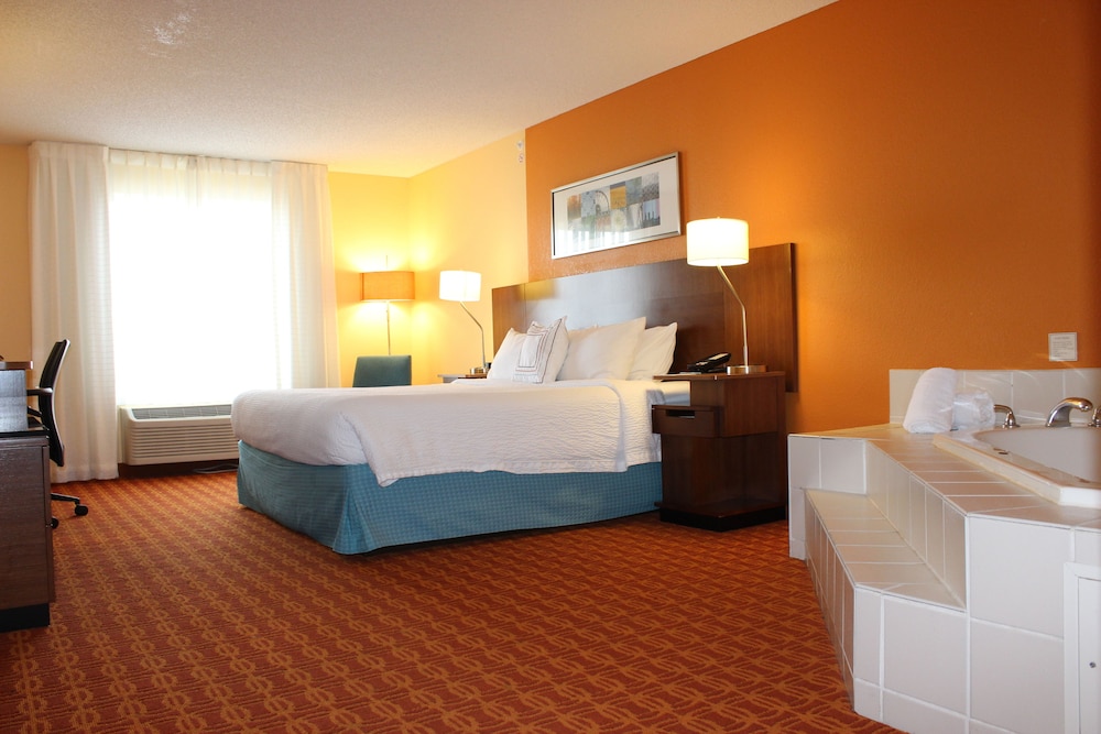 Fairfield Inn & Suites Fort Worth/Fossil Creek