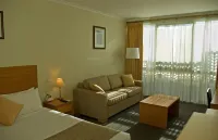 Admiralty Inn Hotels in Belmont