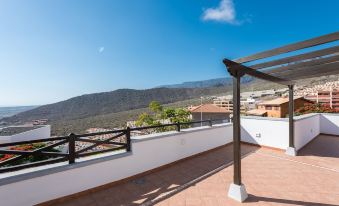 1 Charming Villa, Huge Terraces, Pool, Garden, BBQ