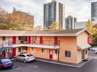 Econo Lodge City Center Hotels near Washington Park