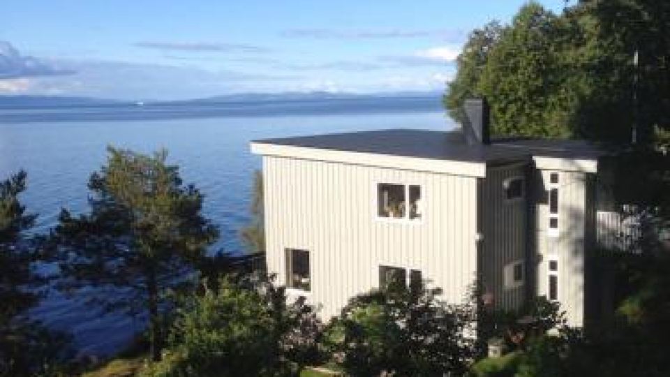 Private House & Bungalow by the Sea
