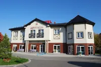 Amigo Hotel Hotels in Gmina Poświętne