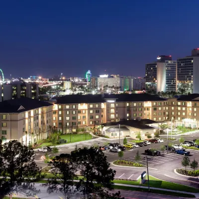 Residence Inn Near Universal Orlando Отели рядом с достопримечательностью «Парк Терки Лейк»
