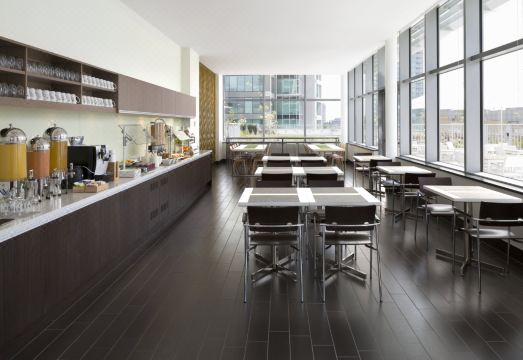 5. 엘리먼트 밴쿠버..