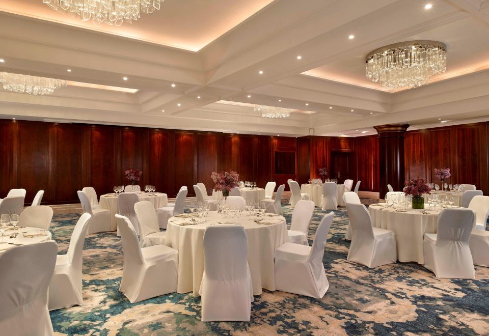 2. 더 리츠칼튼, ..