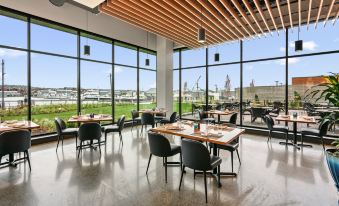 Hotel Indigo Seattle Everett Waterfront