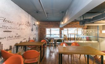 James Joyce Coffetel(Tianjin Railway Station) - Housity